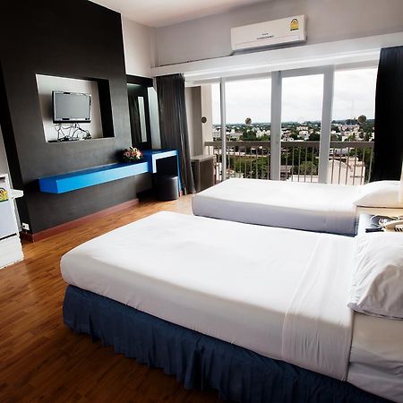 Pailyn Phitsanulok Hotel Kültér fotó
