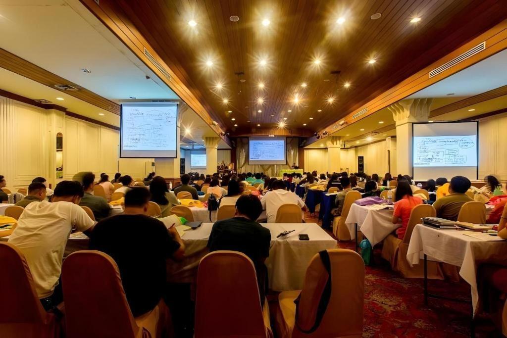 Pailyn Phitsanulok Hotel Kültér fotó