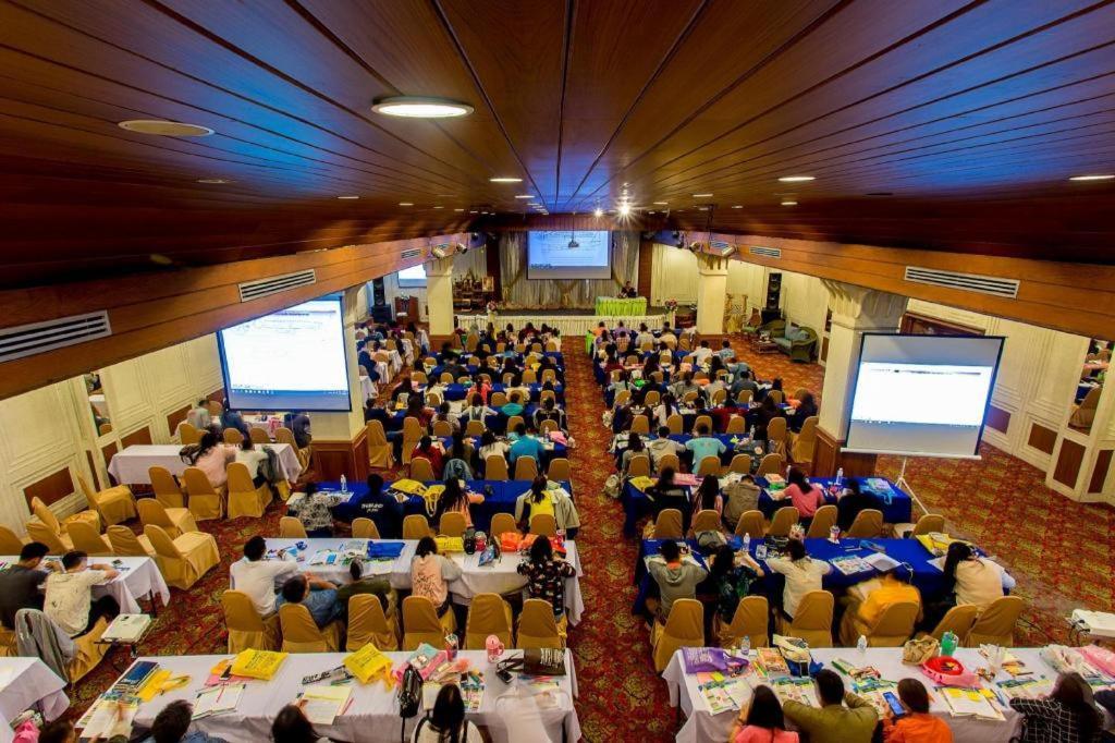 Pailyn Phitsanulok Hotel Kültér fotó
