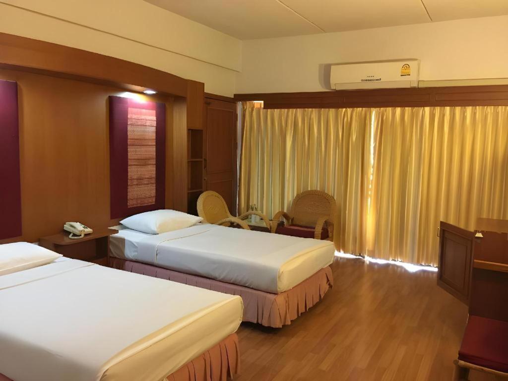 Pailyn Phitsanulok Hotel Kültér fotó