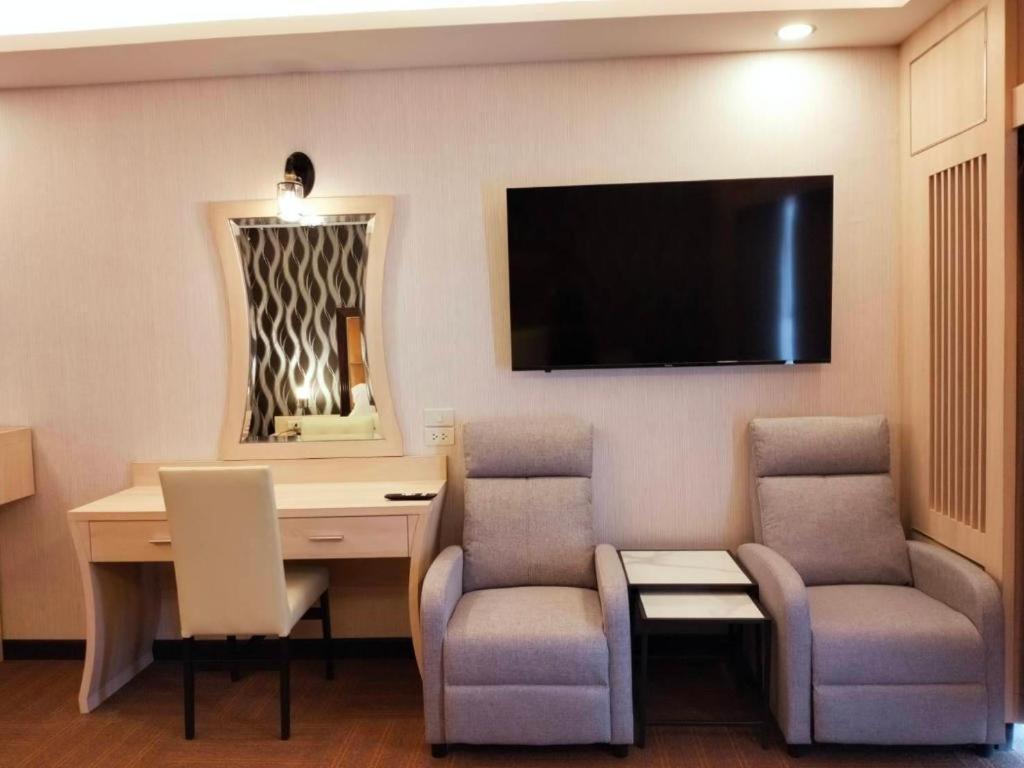 Pailyn Phitsanulok Hotel Kültér fotó