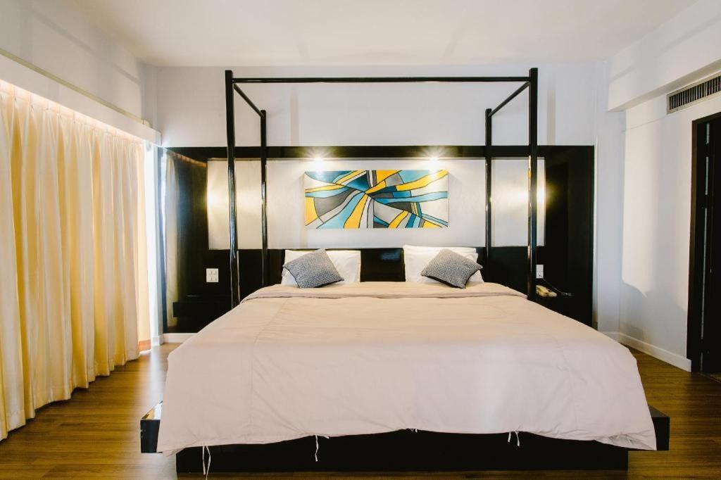 Pailyn Phitsanulok Hotel Kültér fotó