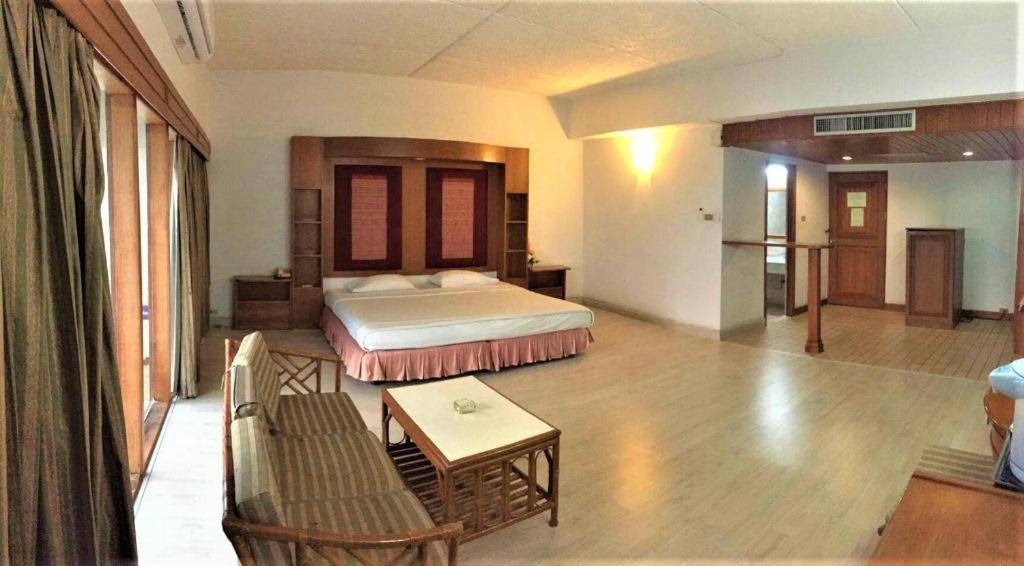 Pailyn Phitsanulok Hotel Kültér fotó