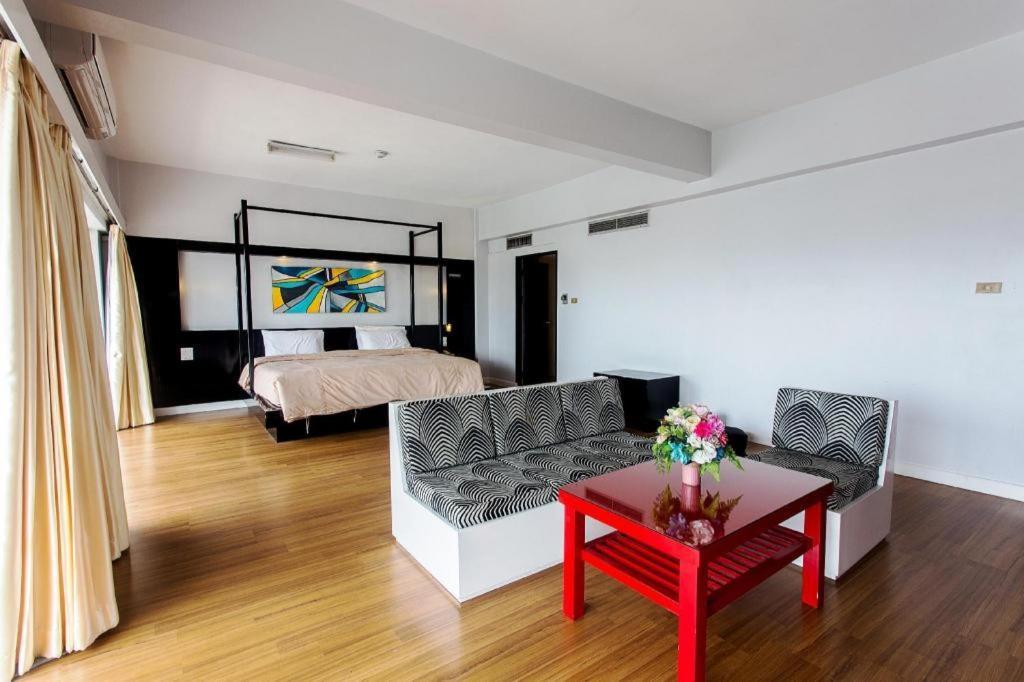 Pailyn Phitsanulok Hotel Kültér fotó