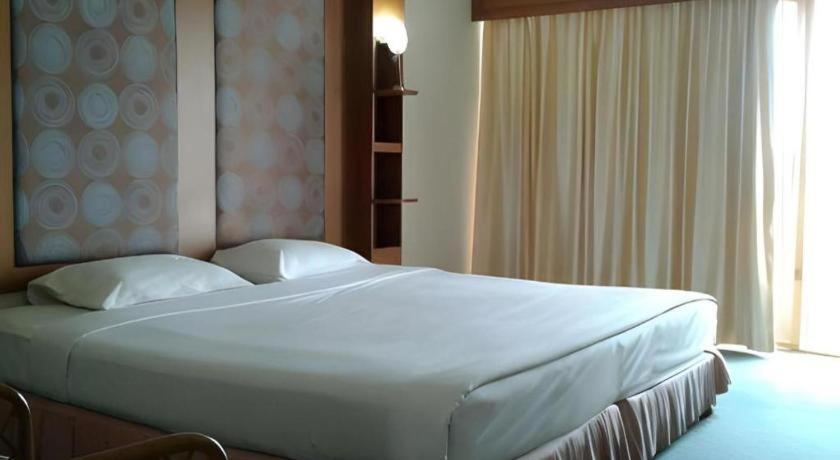 Pailyn Phitsanulok Hotel Kültér fotó