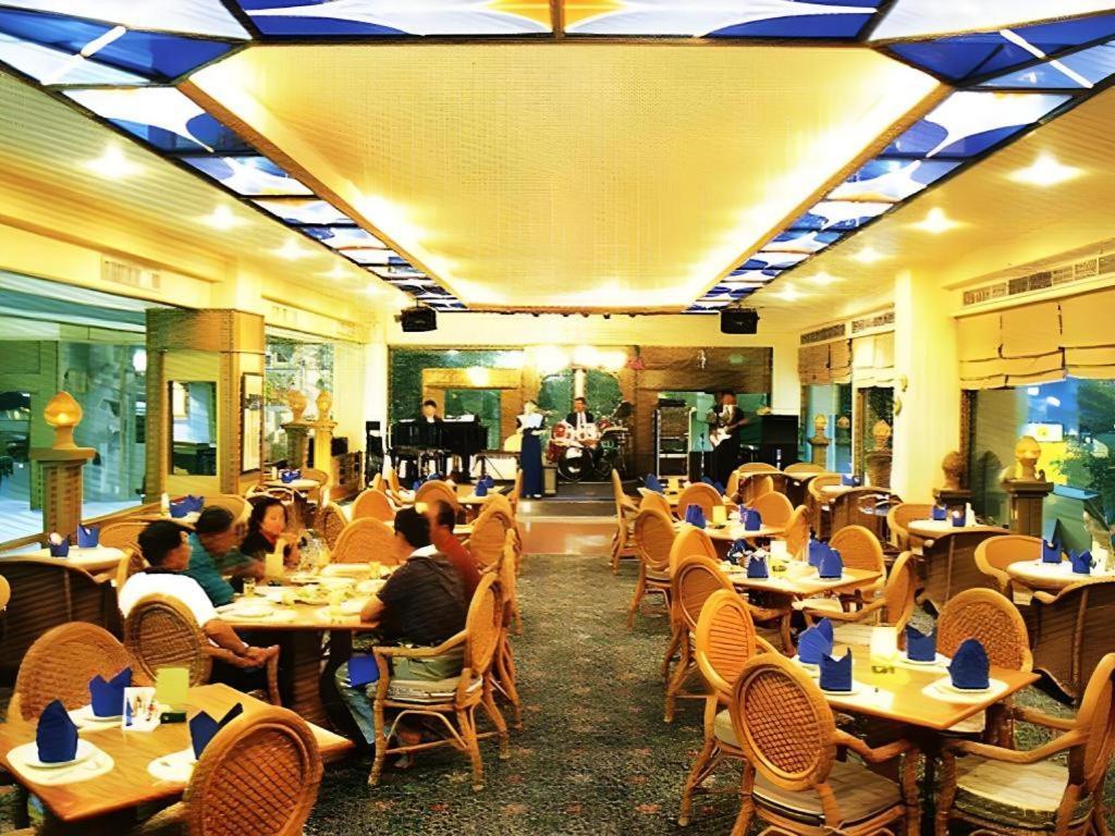 Pailyn Phitsanulok Hotel Kültér fotó