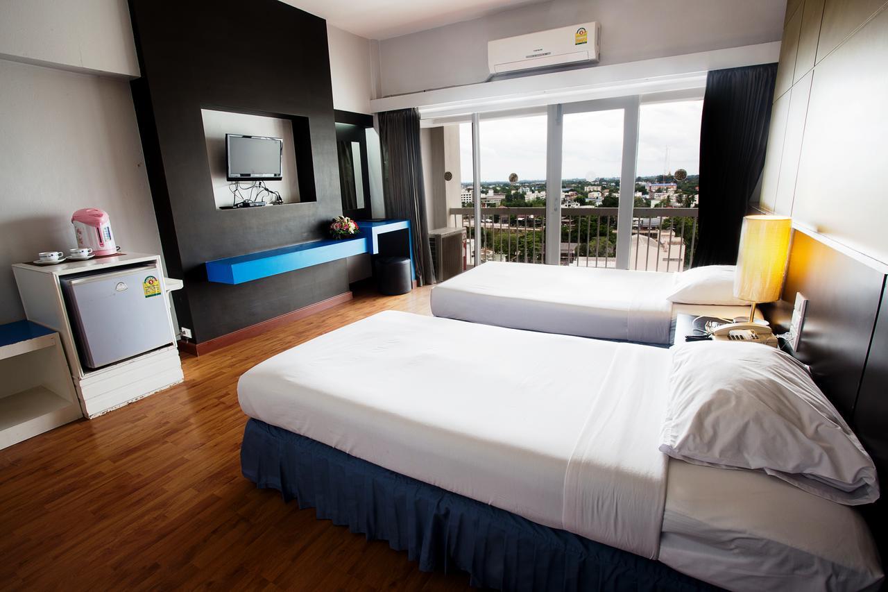 Pailyn Phitsanulok Hotel Kültér fotó
